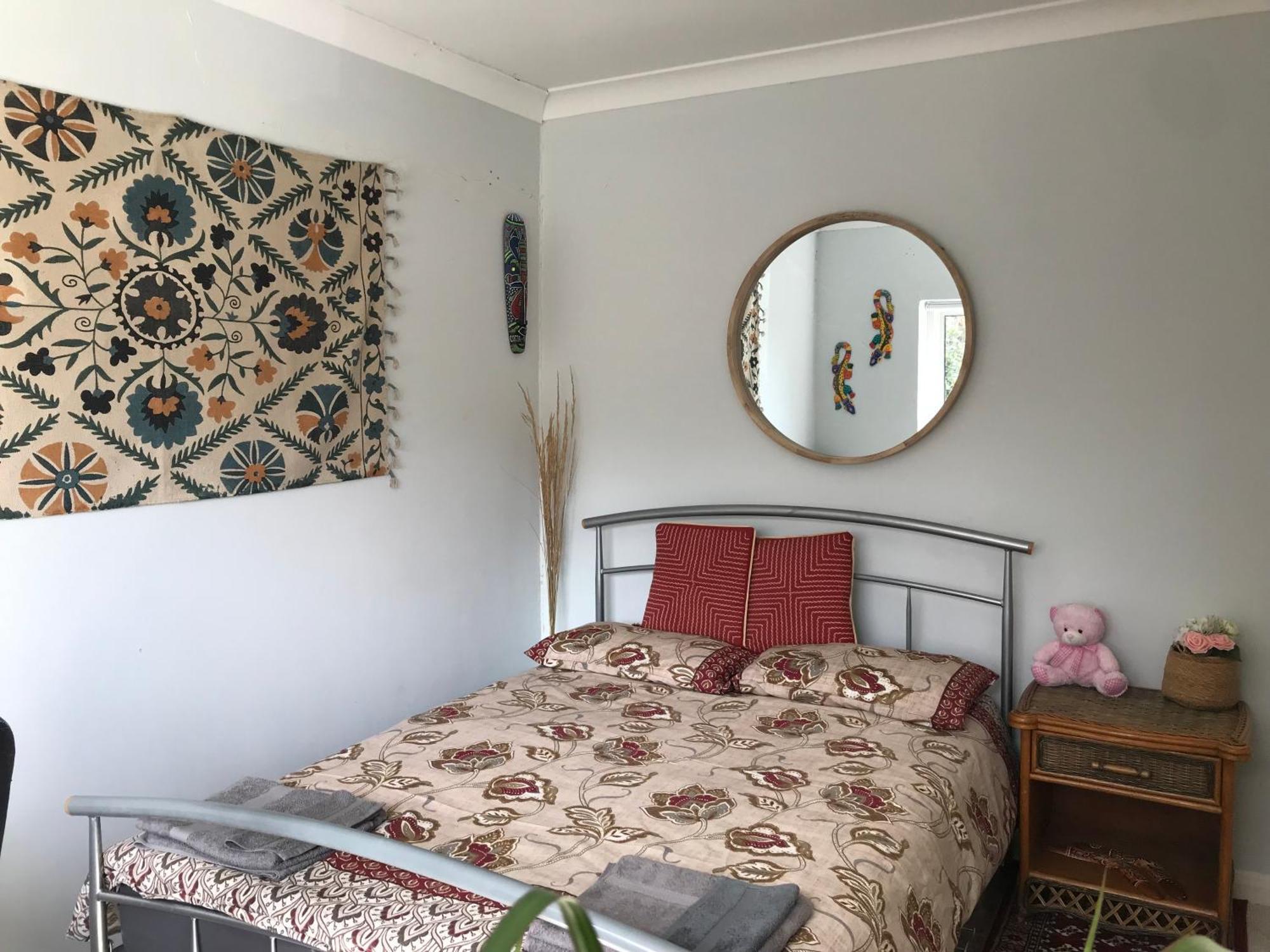 Cozy Double Bedroom In Stunning Bungalow On River Thames - Near Thorpe Park/Royal Holloway University/20Mins From Heathrow ستينس المظهر الخارجي الصورة