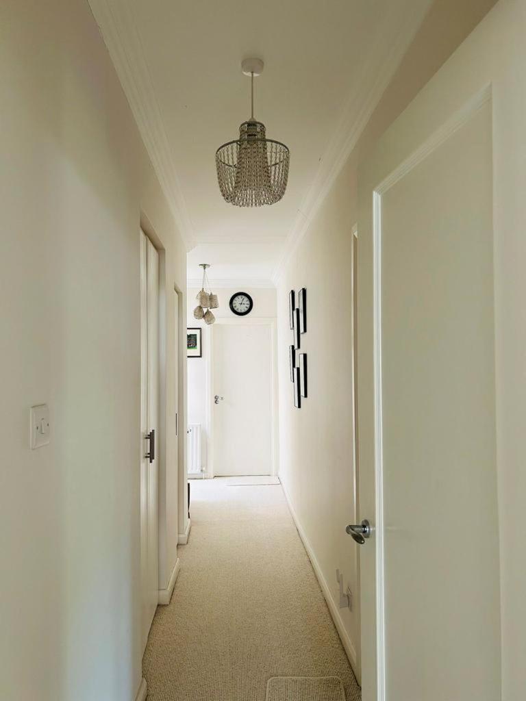 Cozy Double Bedroom In Stunning Bungalow On River Thames - Near Thorpe Park/Royal Holloway University/20Mins From Heathrow ستينس المظهر الخارجي الصورة